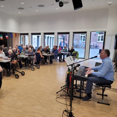 offenes Maisingen mit Stephan Meiser am Keybord